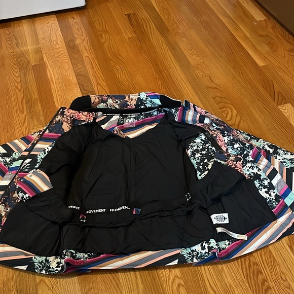 Free People Movement Bunny Slope Puffer Jacket Black Diamond Print Sz Small NWT - Picture 12 of 17